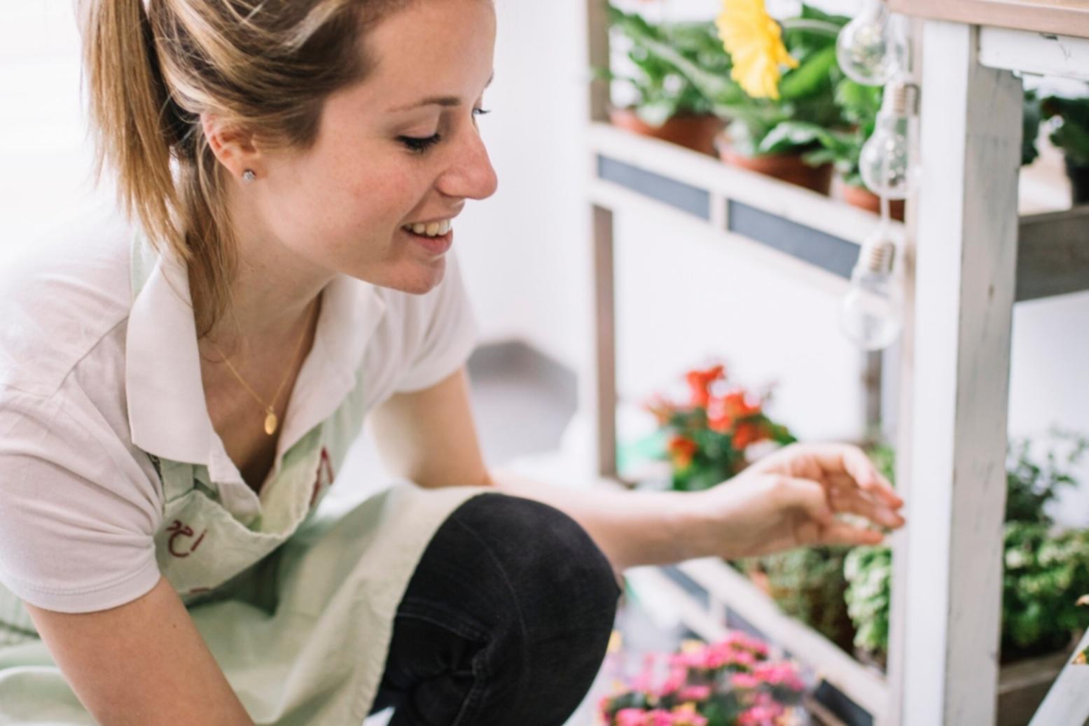 Professional floral arrangement showcasing modern floristry techniques